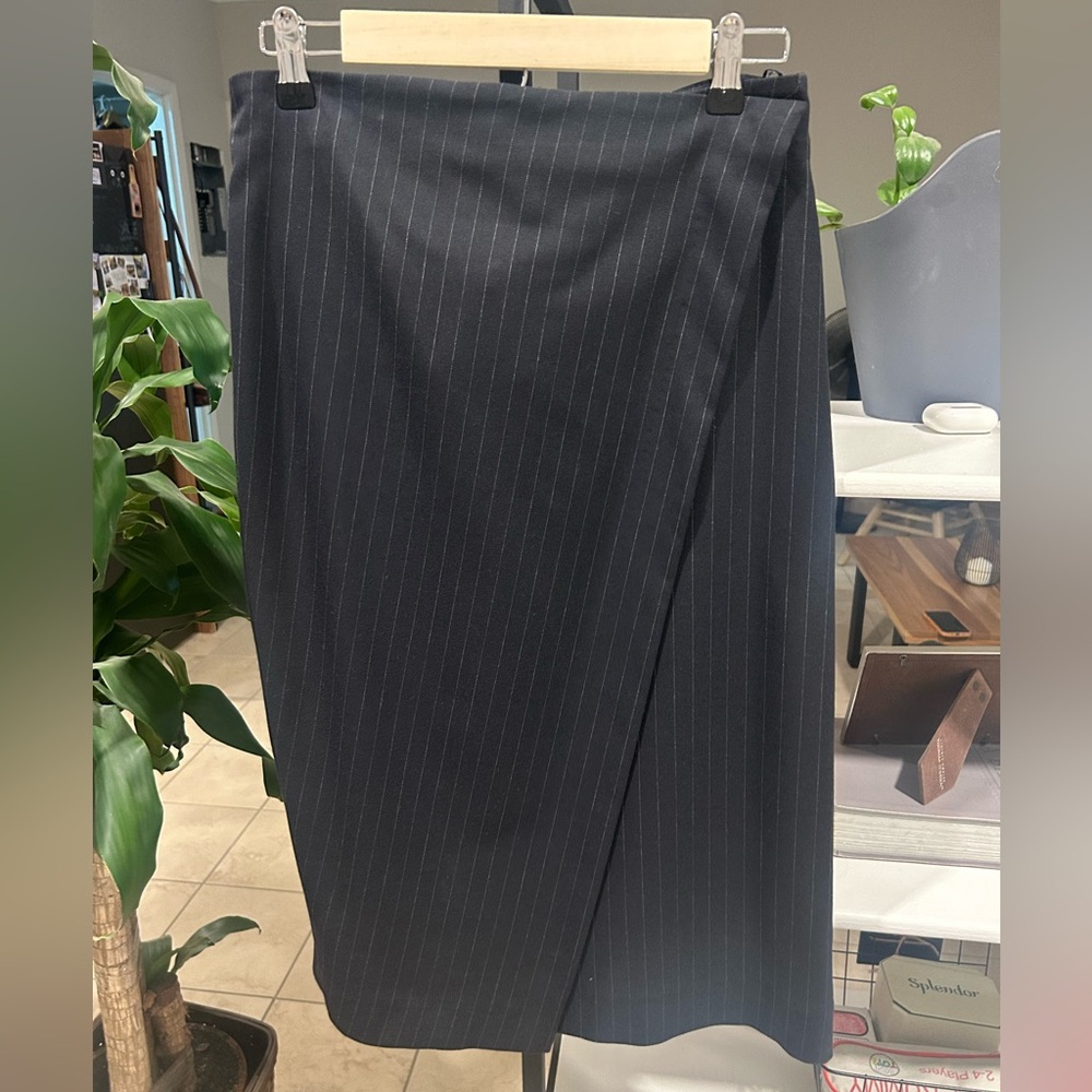 Massimo Dutti NWT Pencil Wrap Skirt M Medium Navy Blue Pinstripe Knee Length